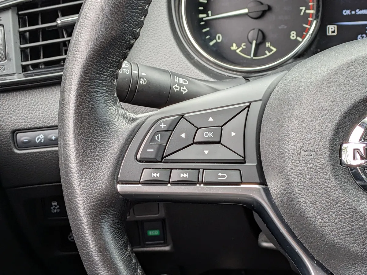 2018 Nissan Rogue Sport SV thumbnail 14