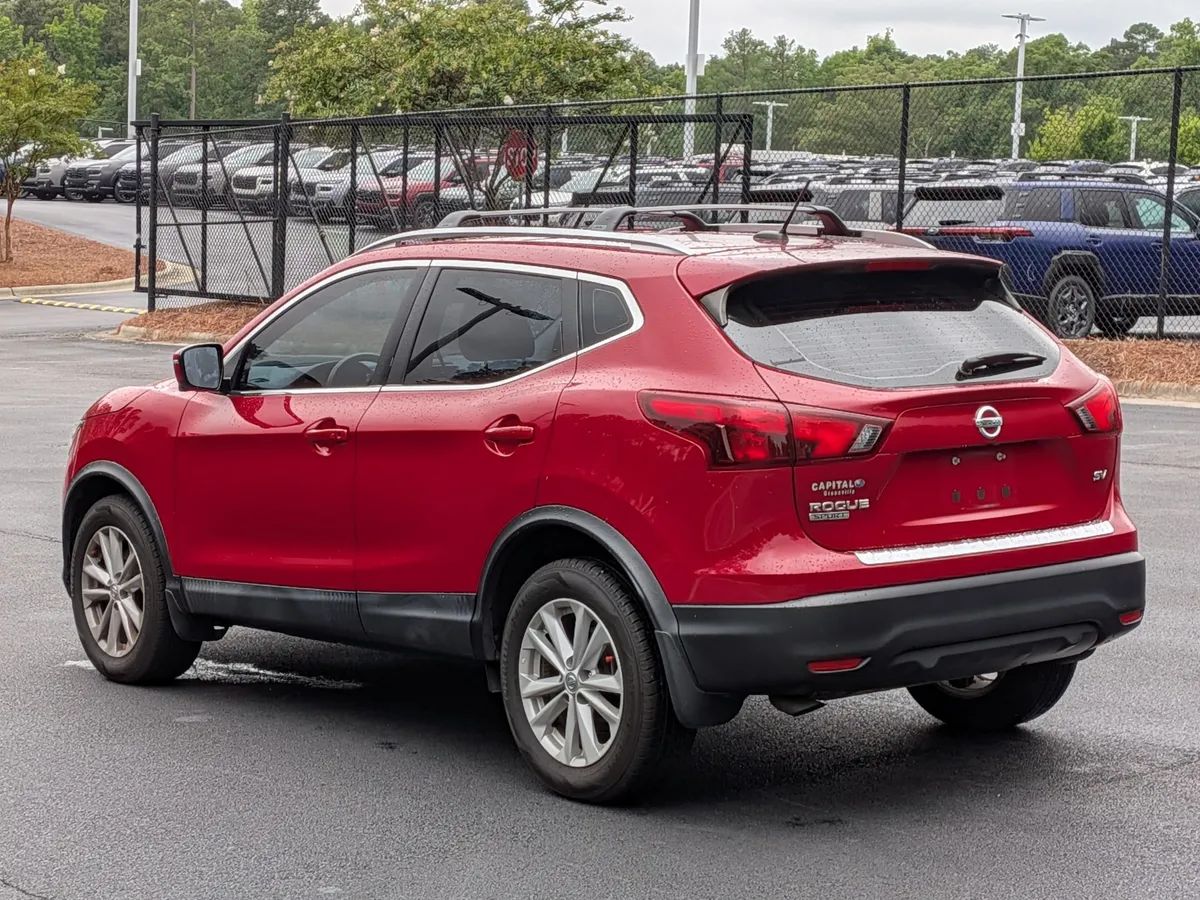 2018 Nissan Rogue Sport SV thumbnail 7