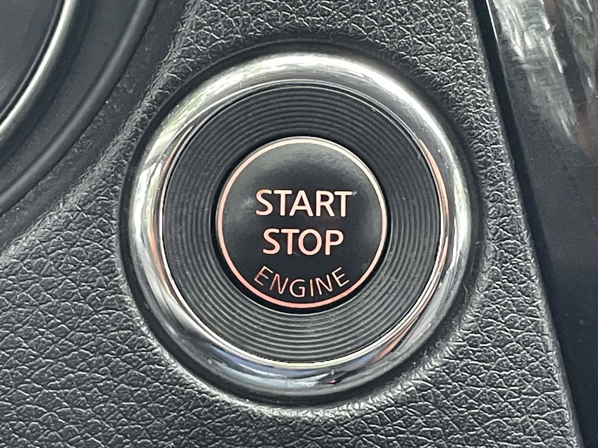 2018 Nissan Rogue SV thumbnail 31