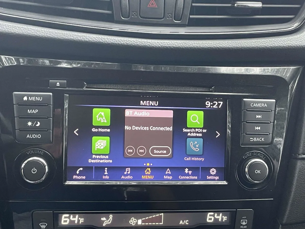 2018 Nissan Rogue SV thumbnail 32