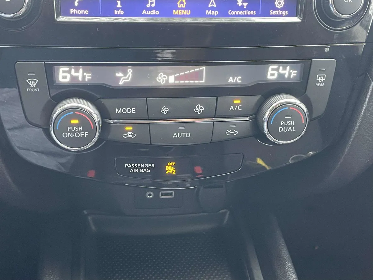 2018 Nissan Rogue SV thumbnail 34