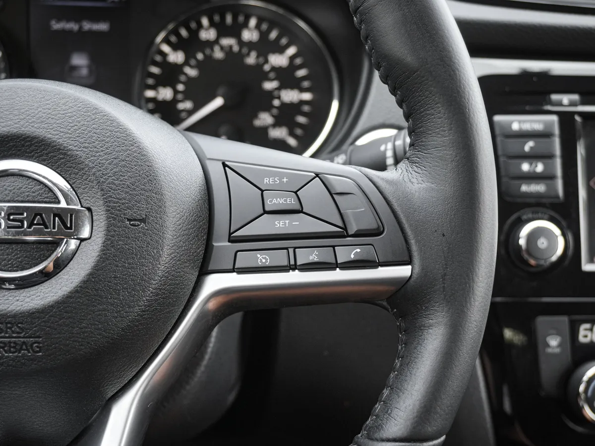2018 Nissan Rogue SV thumbnail 19