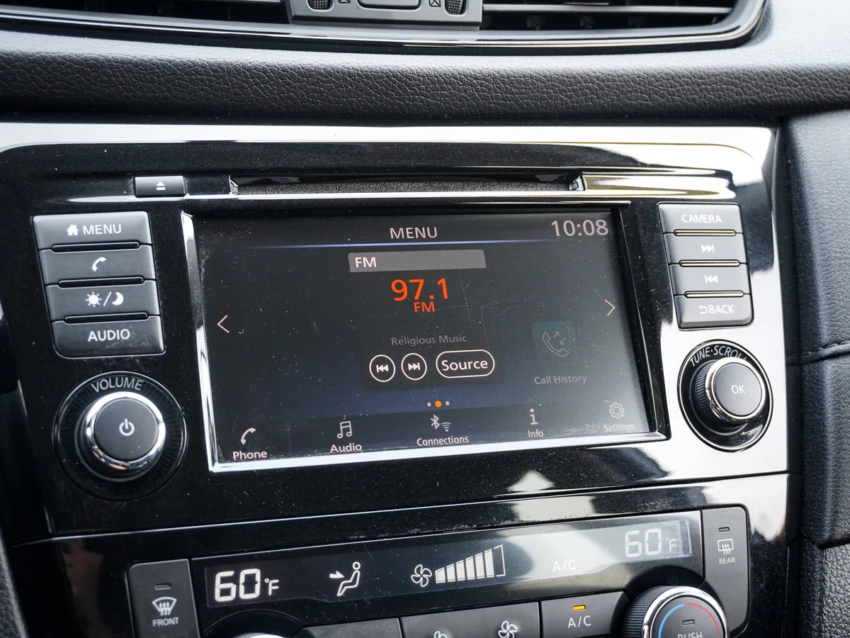 2018 Nissan Rogue SV thumbnail 22