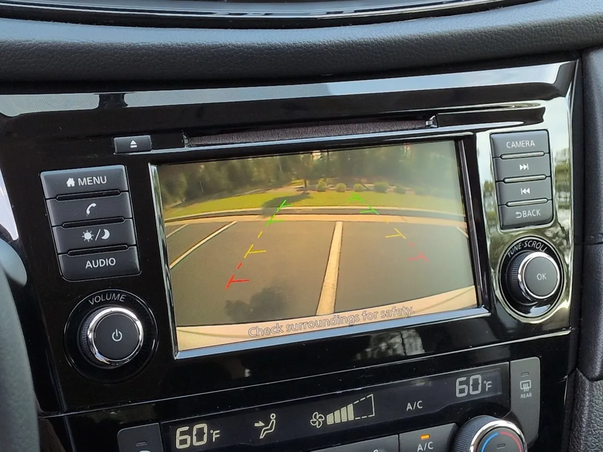 2018 Nissan Rogue SV thumbnail 24