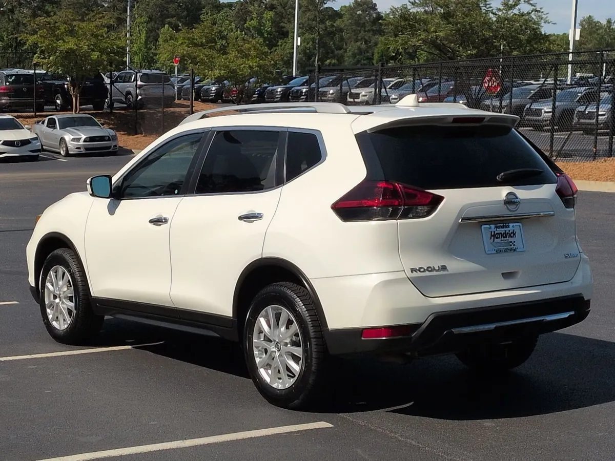 2018 Nissan Rogue SV thumbnail 7