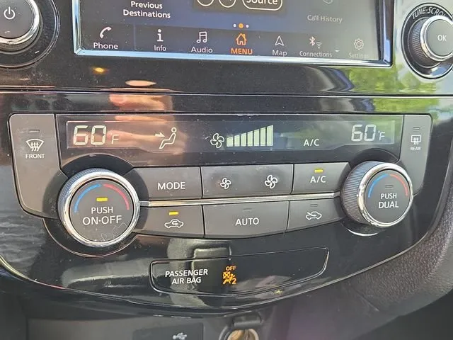 2018 Nissan Rogue SV thumbnail 27
