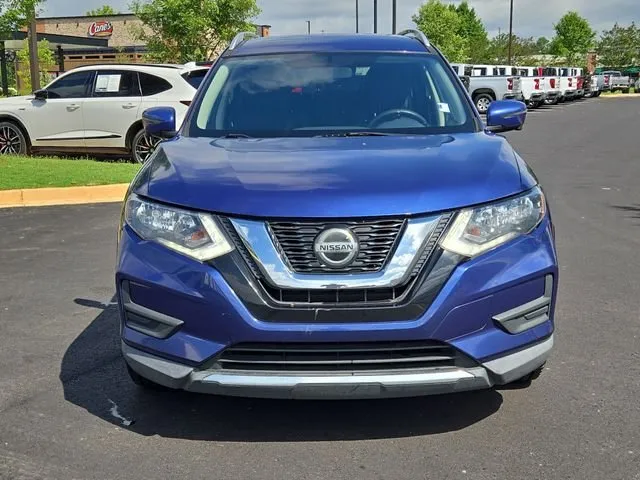 2018 Nissan Rogue SV thumbnail 3