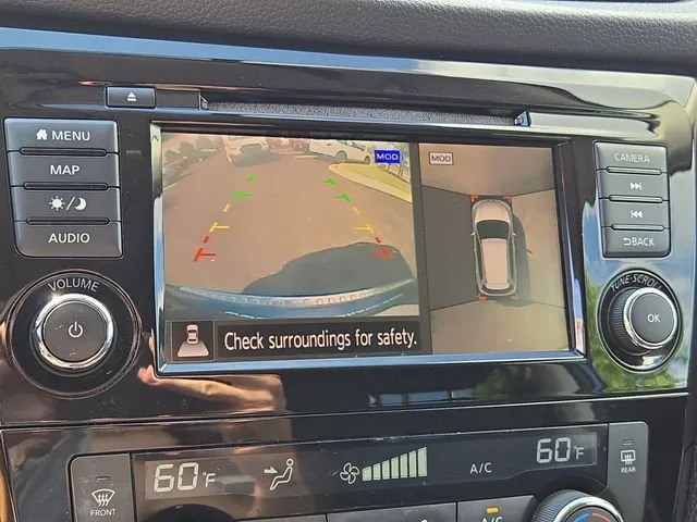 2018 Nissan Rogue SV thumbnail 32