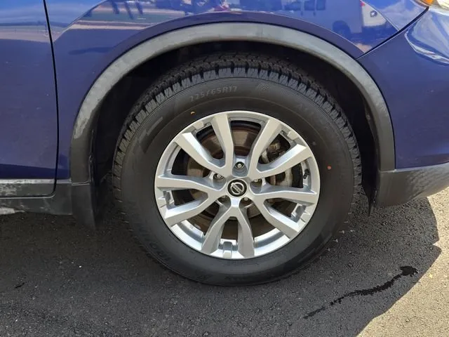 2018 Nissan Rogue SV thumbnail 7