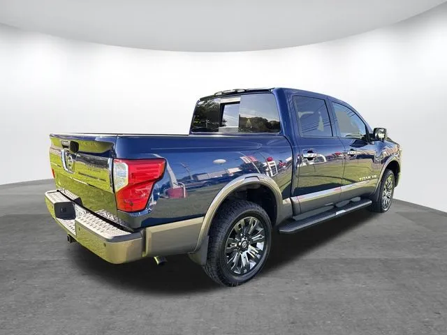 2018 Nissan Titan Platinum Reserve thumbnail 12