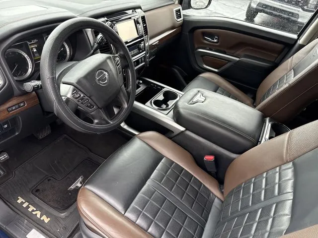 2018 Nissan Titan Platinum Reserve thumbnail 13