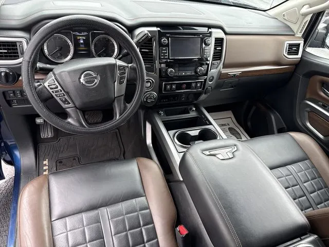 2018 Nissan Titan Platinum Reserve thumbnail 23