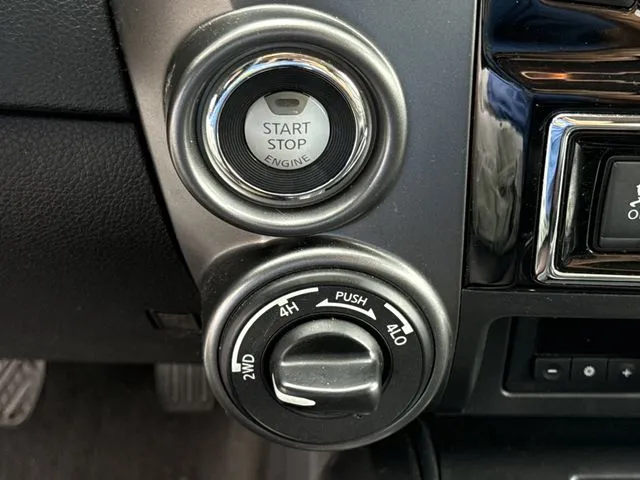 2018 Nissan Titan Platinum Reserve thumbnail 27