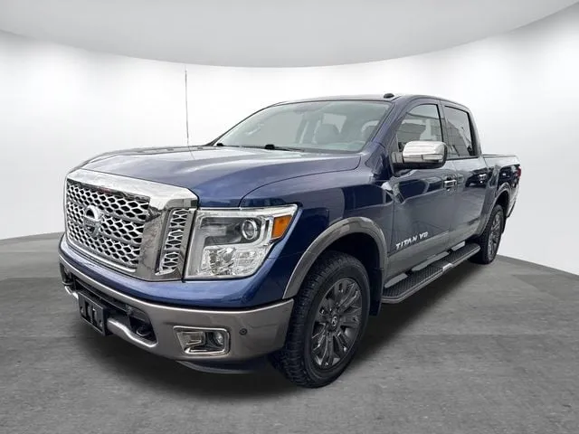 2018 Nissan Titan Platinum Reserve thumbnail 3