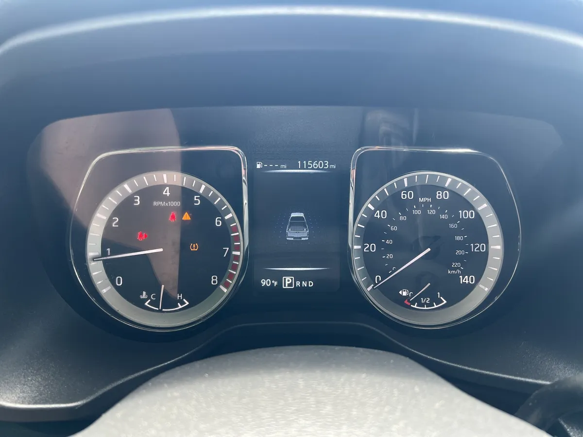 2018 Nissan Titan XD SV Gas thumbnail 2