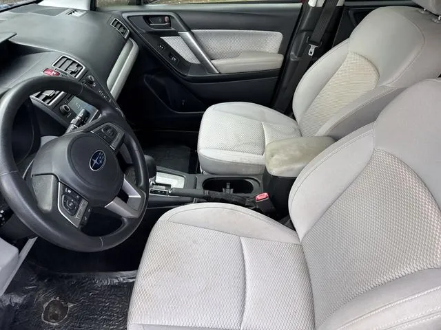 2018 Subaru Forester 2.5i thumbnail 12