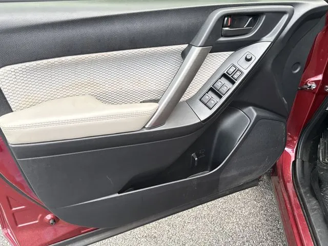 2018 Subaru Forester 2.5i thumbnail 15