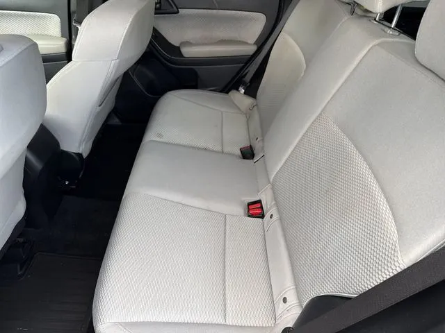 2018 Subaru Forester 2.5i thumbnail 17