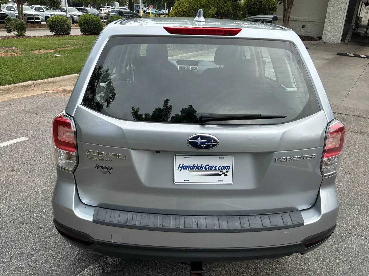 2018 Subaru Forester thumbnail 9