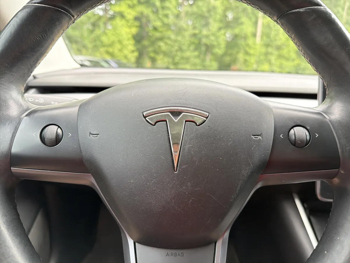 2018 Tesla Model 3 Mid Range thumbnail 10