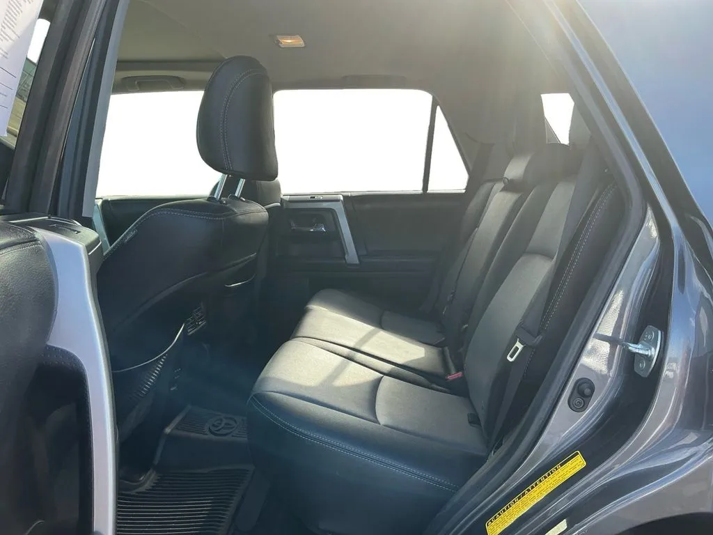 2018 Toyota 4Runner SR5 Premium thumbnail 21