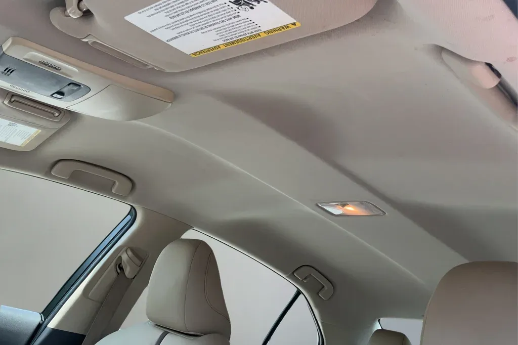 2018 Toyota Camry LE thumbnail 18