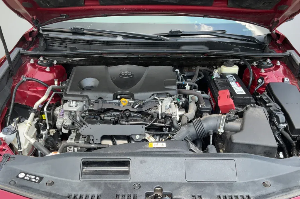 2018 Toyota Camry LE thumbnail 26