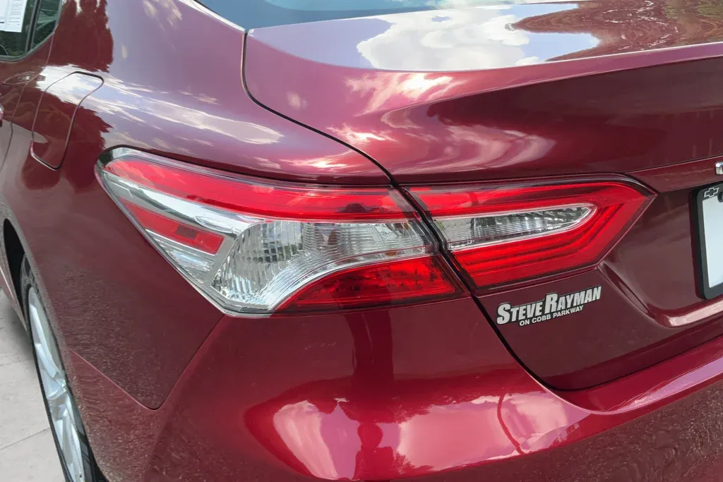 2018 Toyota Camry LE thumbnail 27