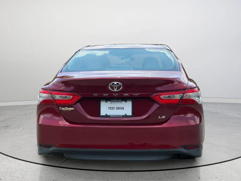 2018 Toyota Camry LE thumbnail 8