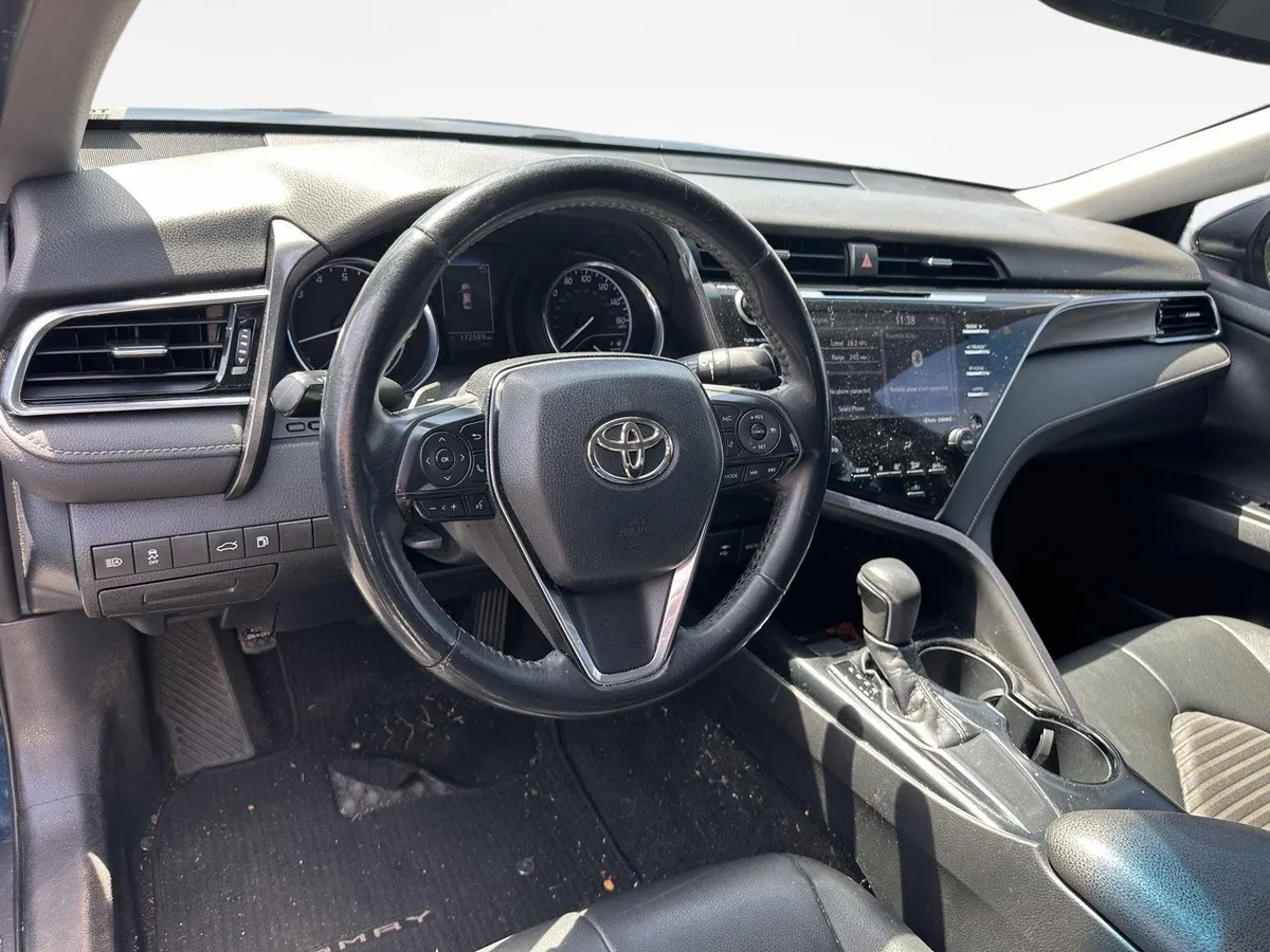 2018 Toyota Camry SE thumbnail 10