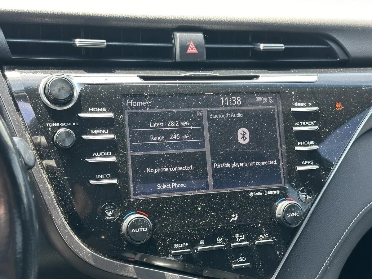 2018 Toyota Camry SE thumbnail 11