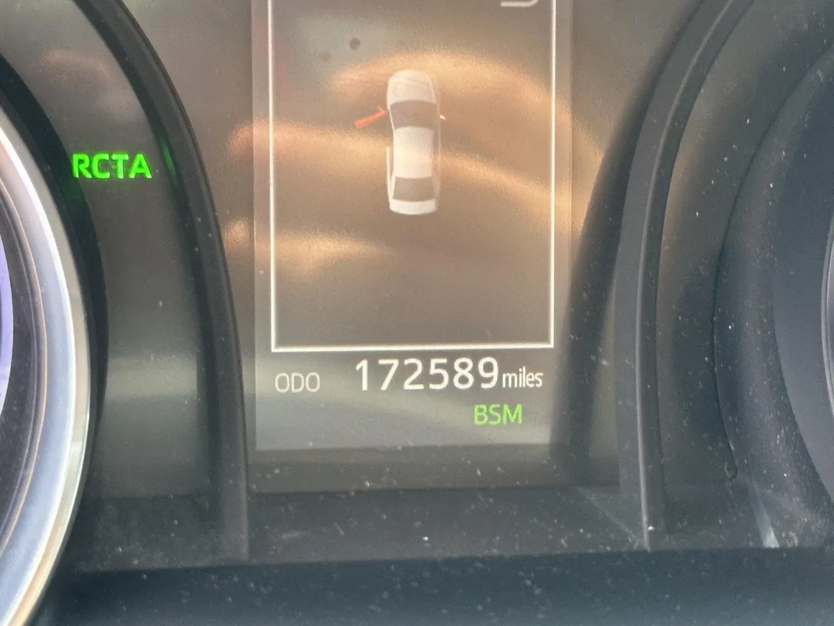 2018 Toyota Camry SE thumbnail 13