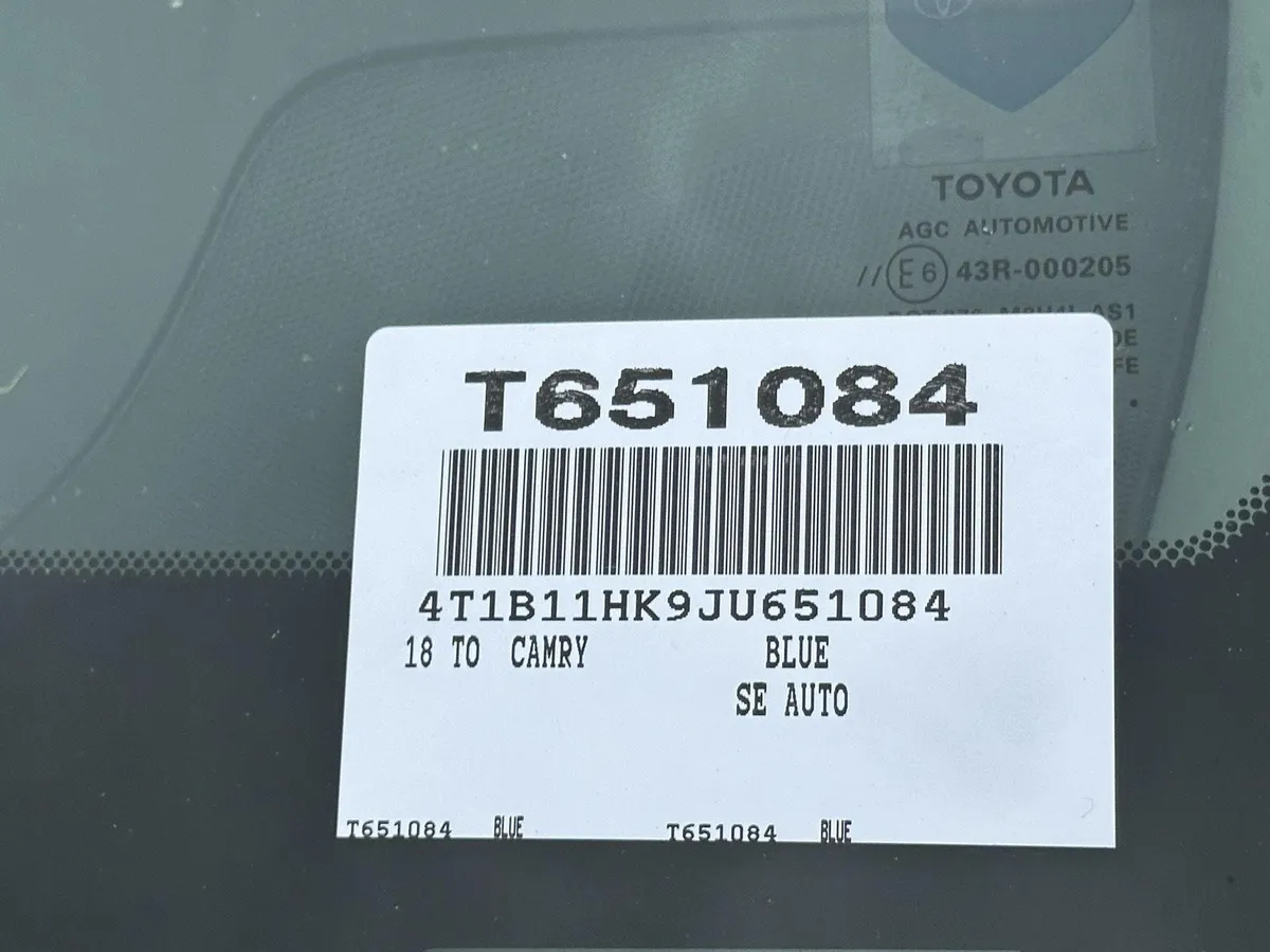 2018 Toyota Camry SE thumbnail 14