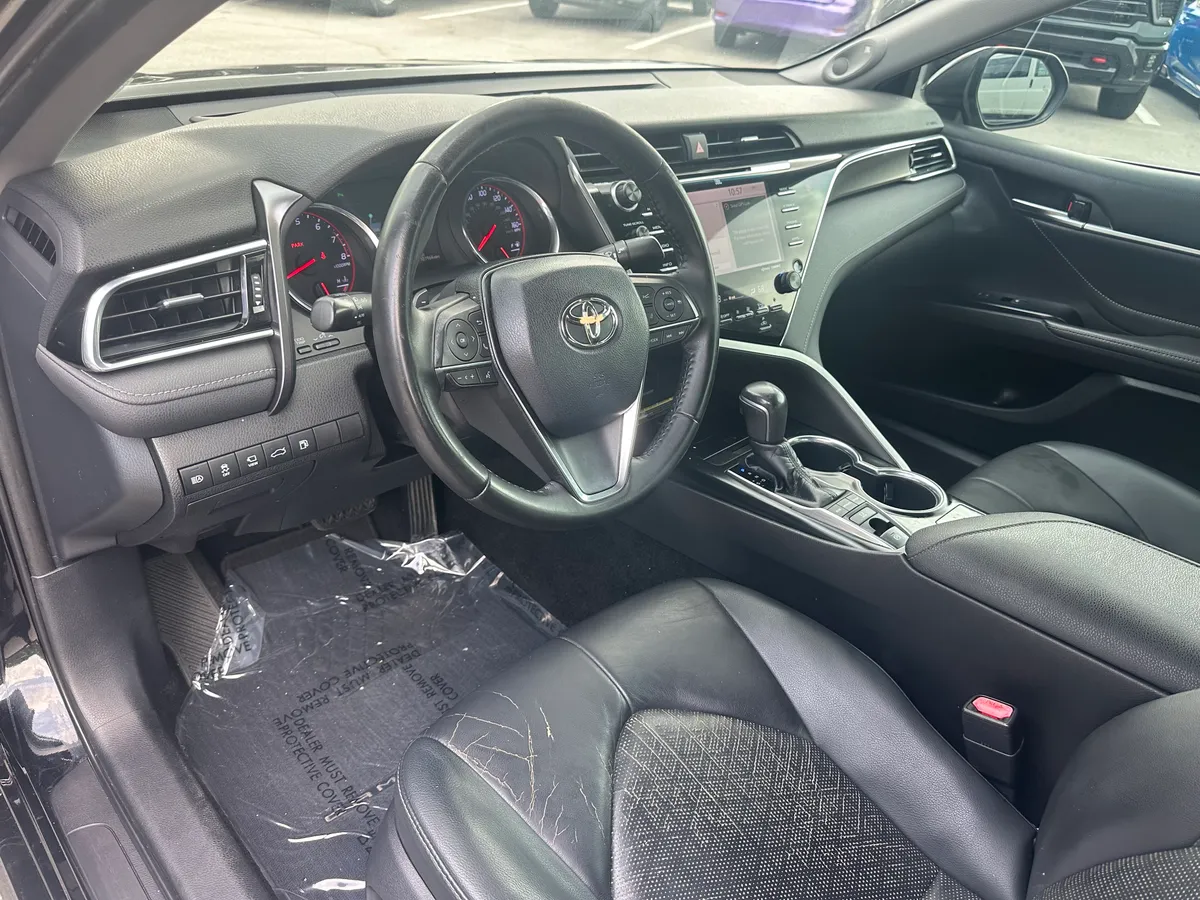 2018 Toyota Camry XSE thumbnail 14