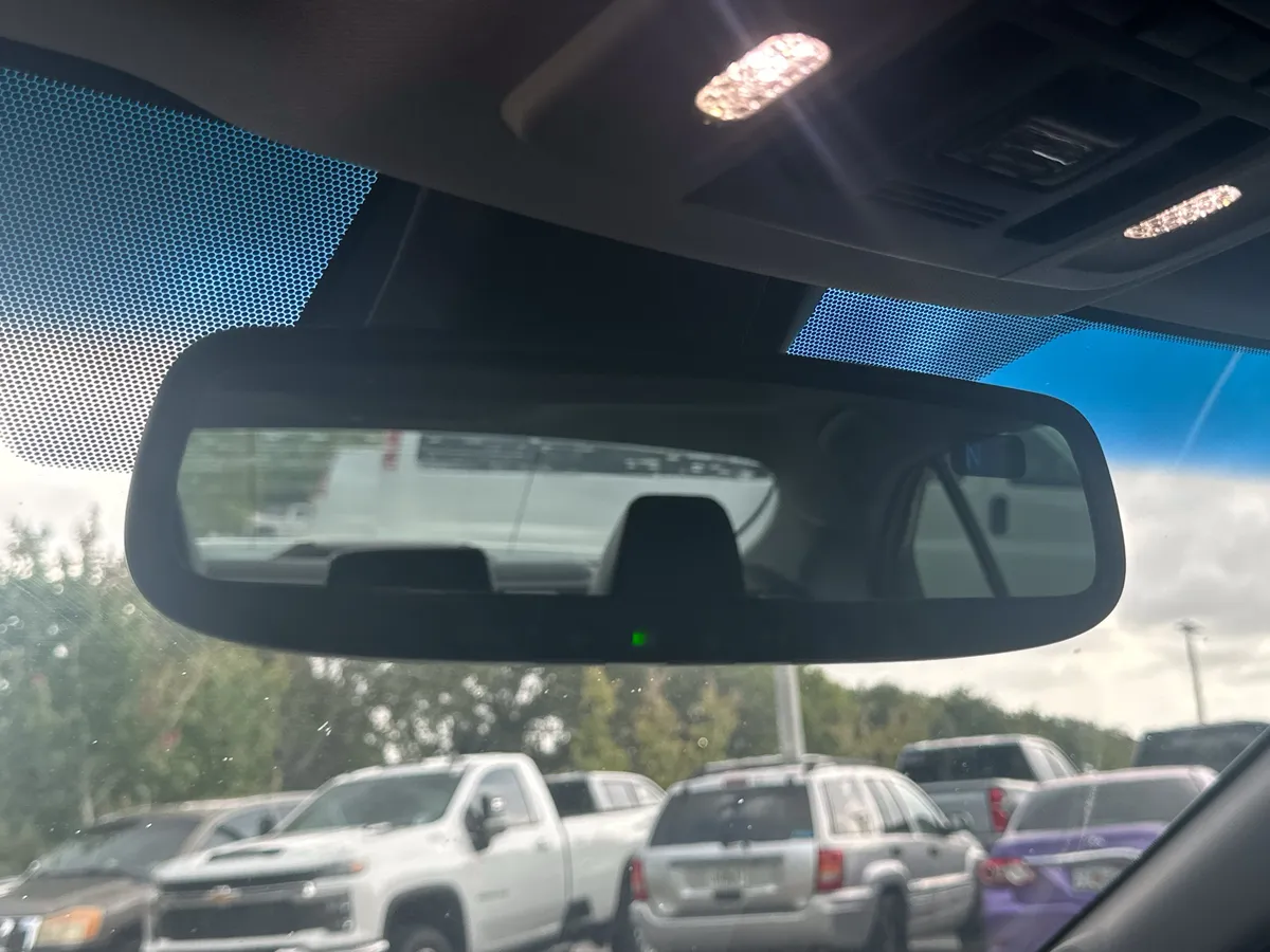 2018 Toyota Camry XSE thumbnail 26