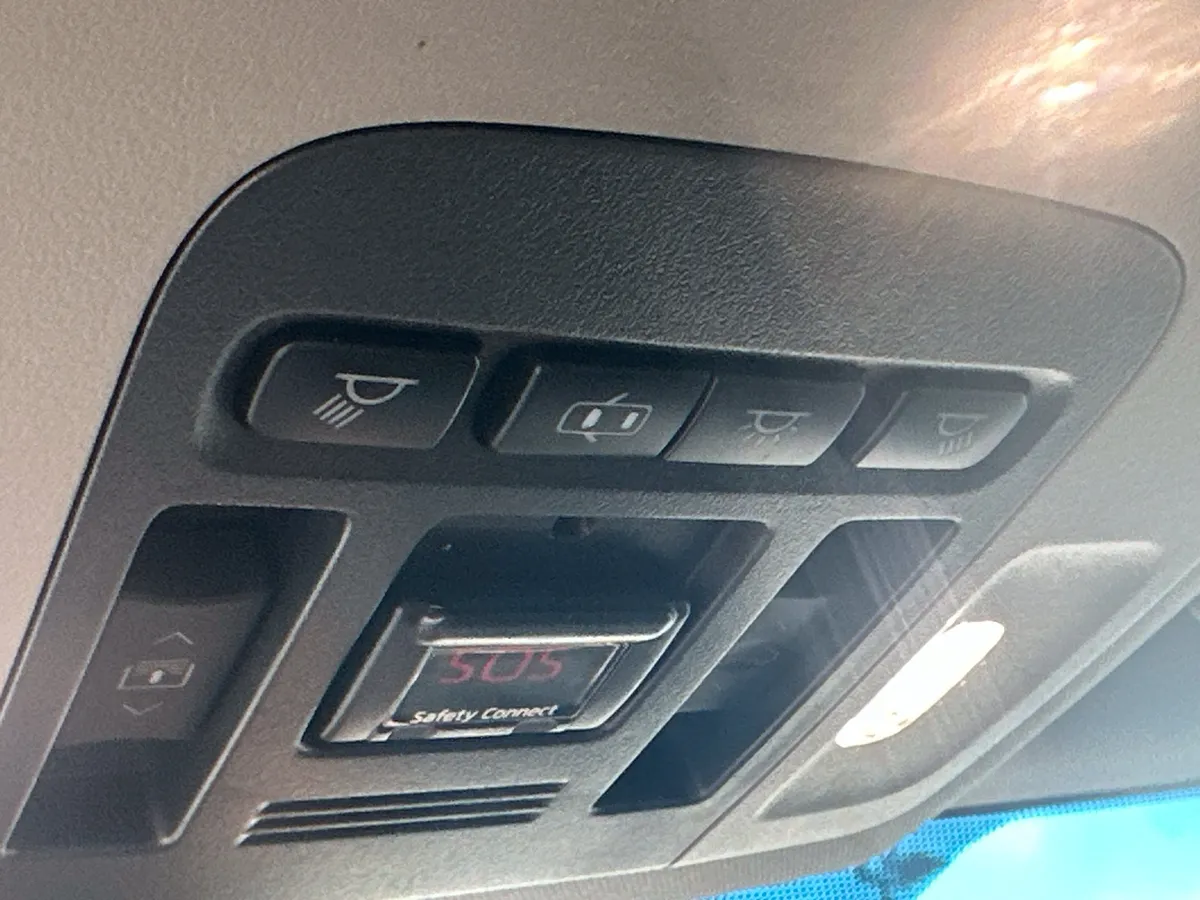 2018 Toyota Camry XSE thumbnail 27