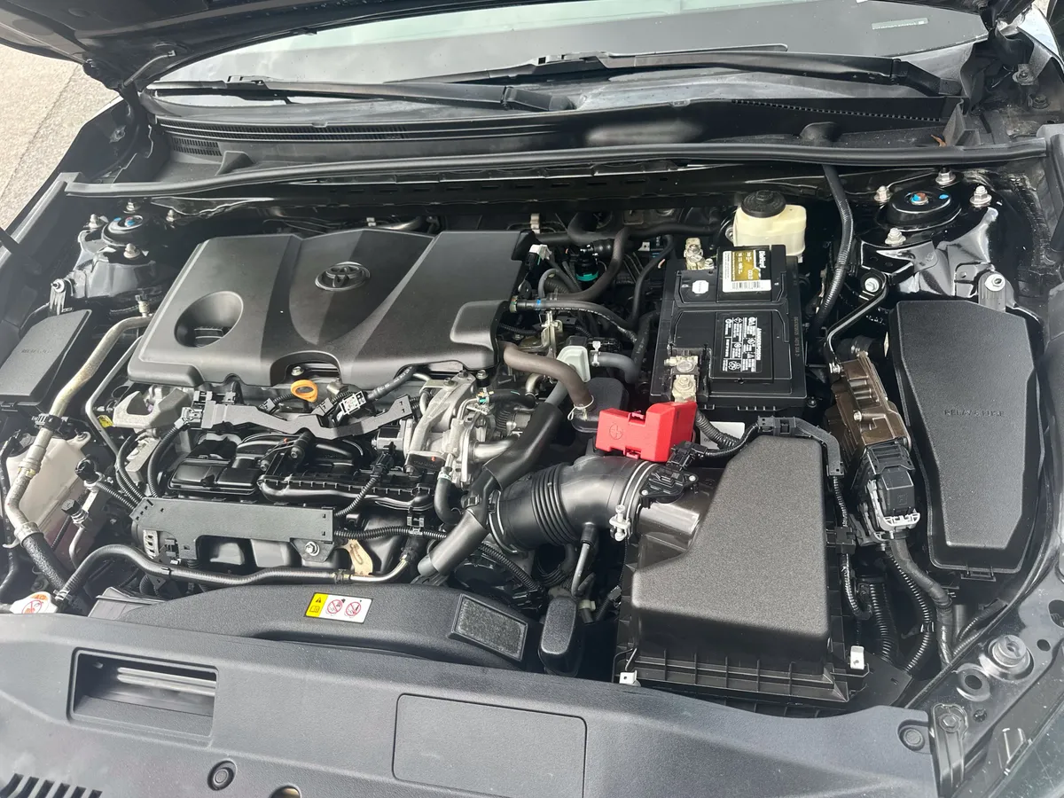 2018 Toyota Camry XSE thumbnail 36
