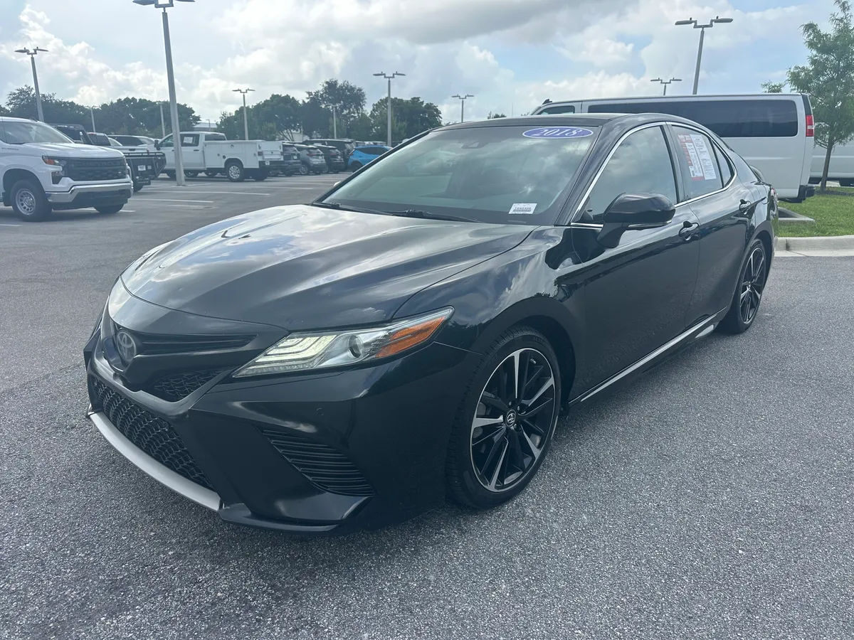 2018 Toyota Camry XSE thumbnail 4