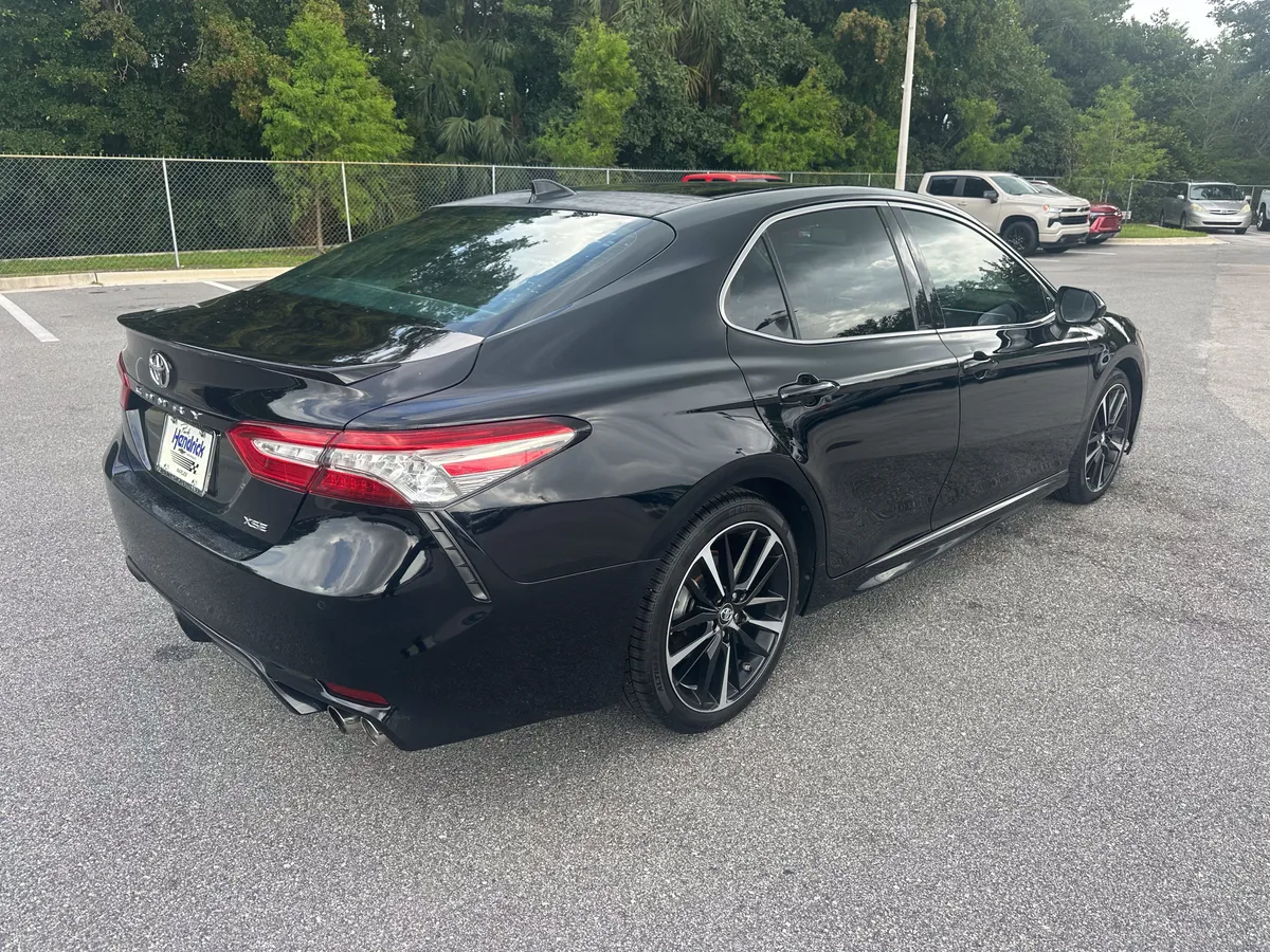 2018 Toyota Camry XSE thumbnail 8