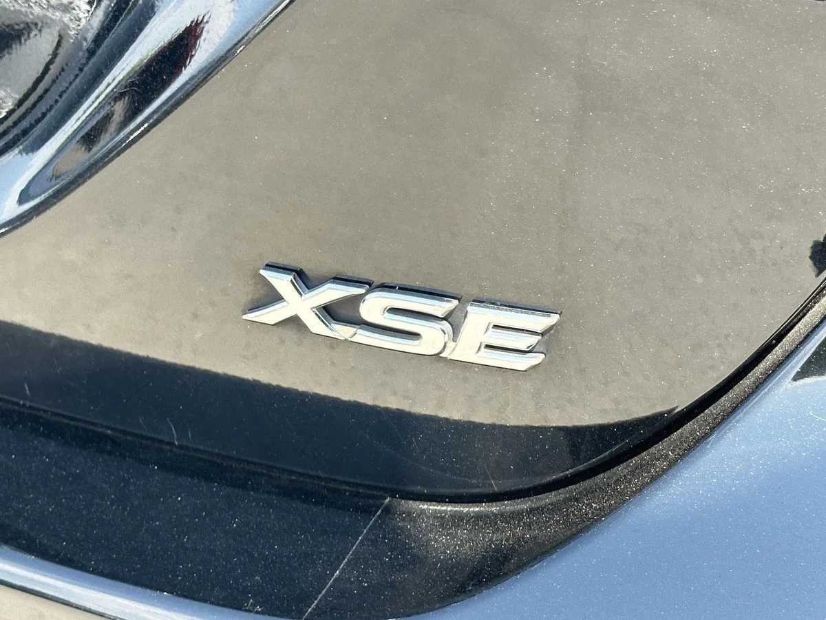 2018 Toyota Camry XSE thumbnail 10