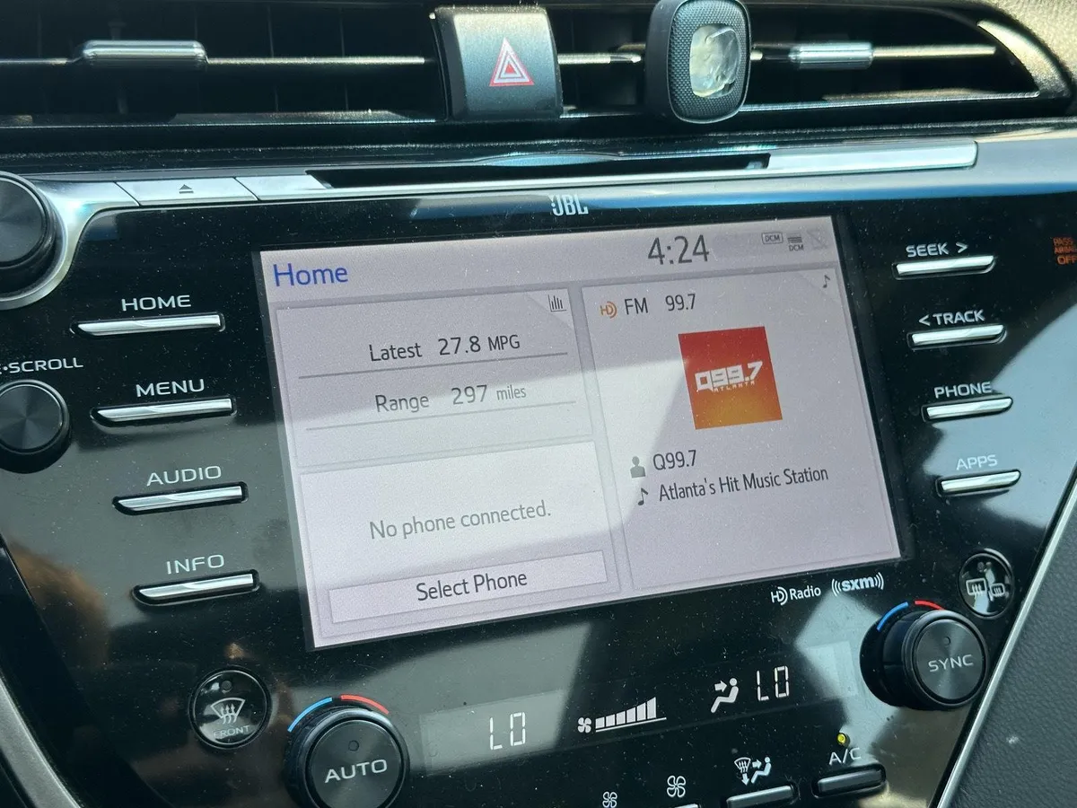 2018 Toyota Camry XSE thumbnail 12
