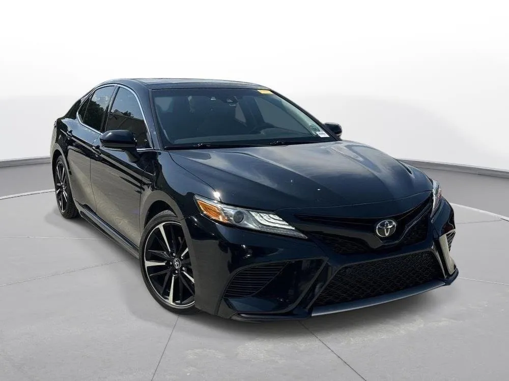 2018 Toyota Camry XSE thumbnail 4