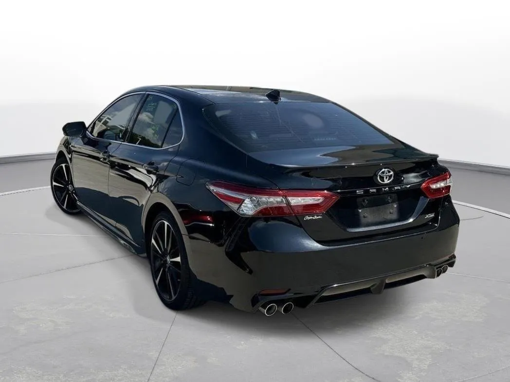 2018 Toyota Camry XSE thumbnail 8
