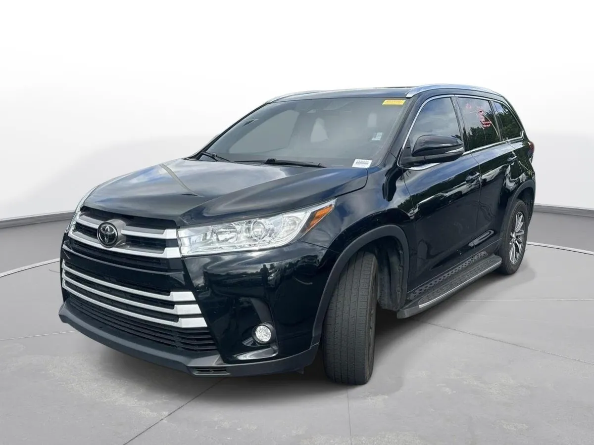 2018 Toyota Highlander XLE thumbnail 2