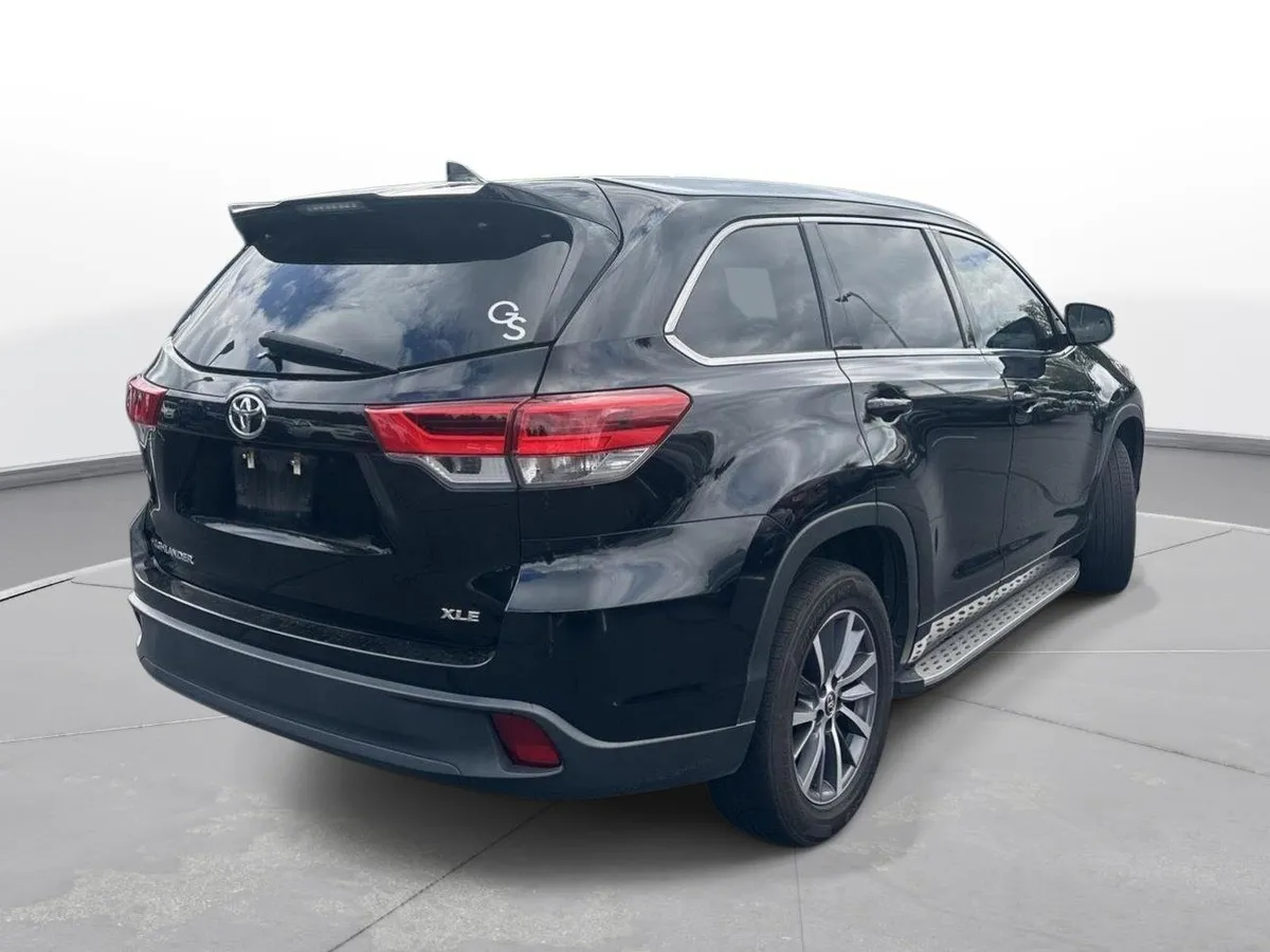 2018 Toyota Highlander XLE thumbnail 6