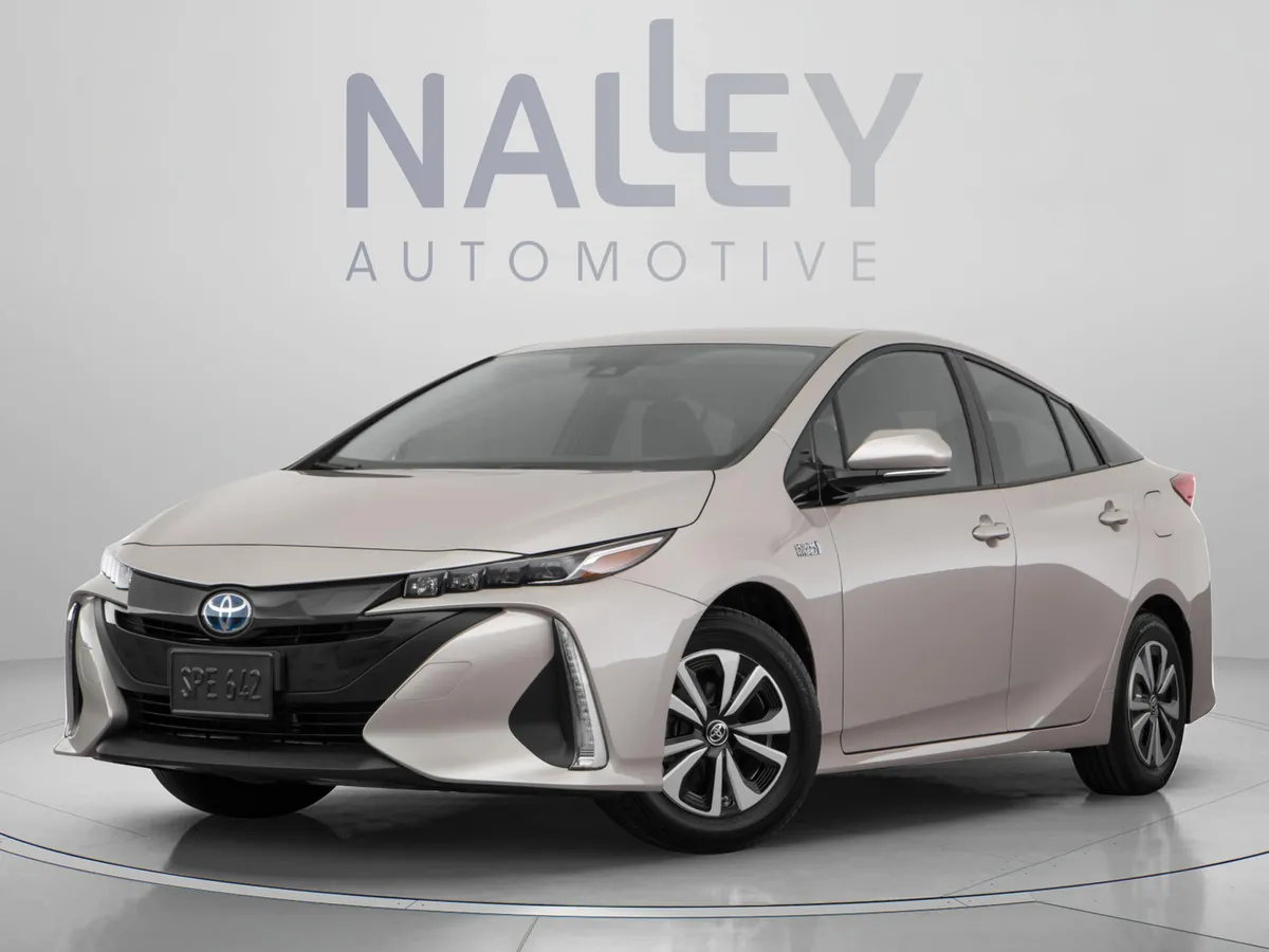 2018 Toyota Prius Prime Plus thumbnail 12