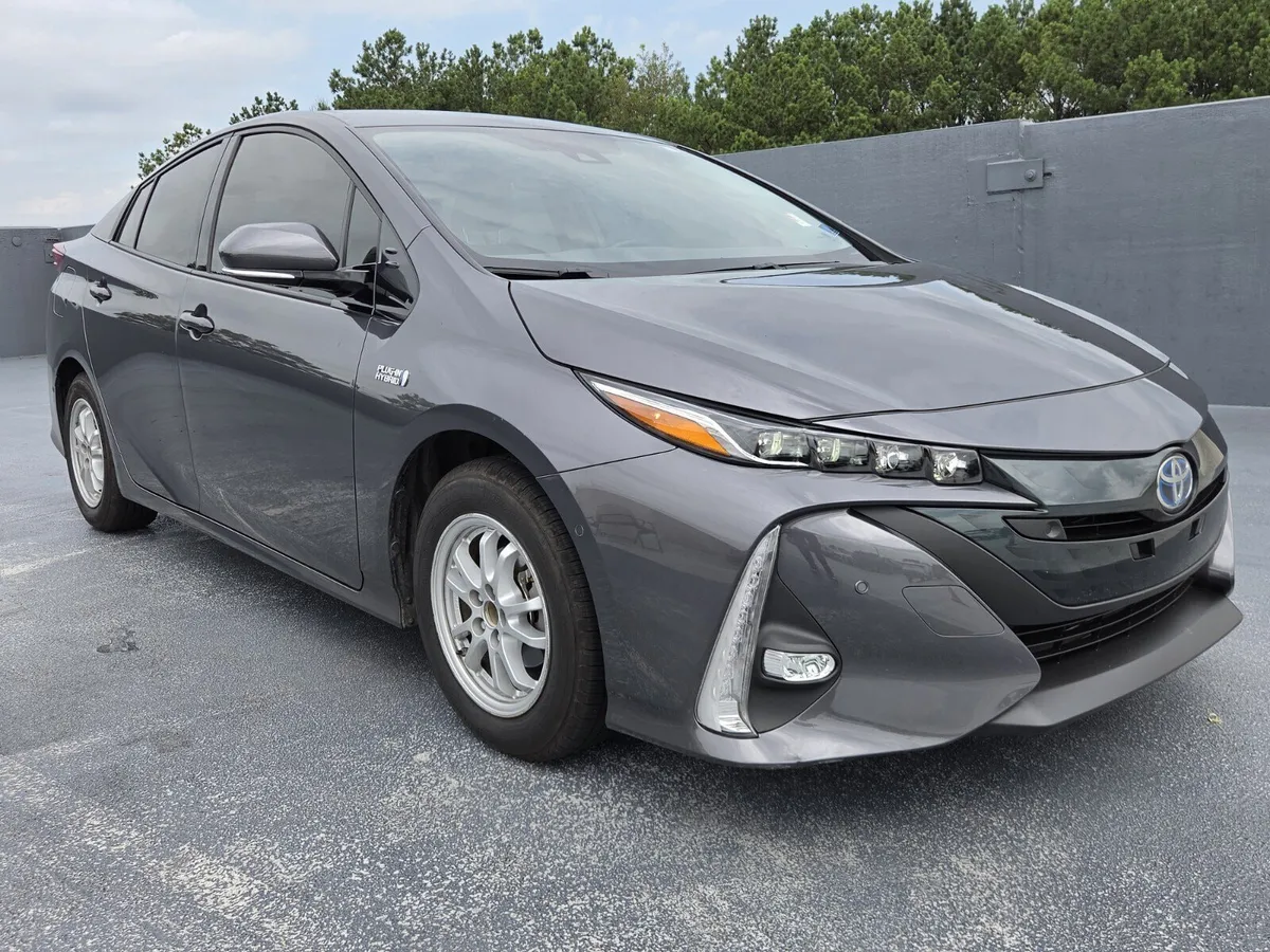2018 Toyota Prius Prime Plus thumbnail 5