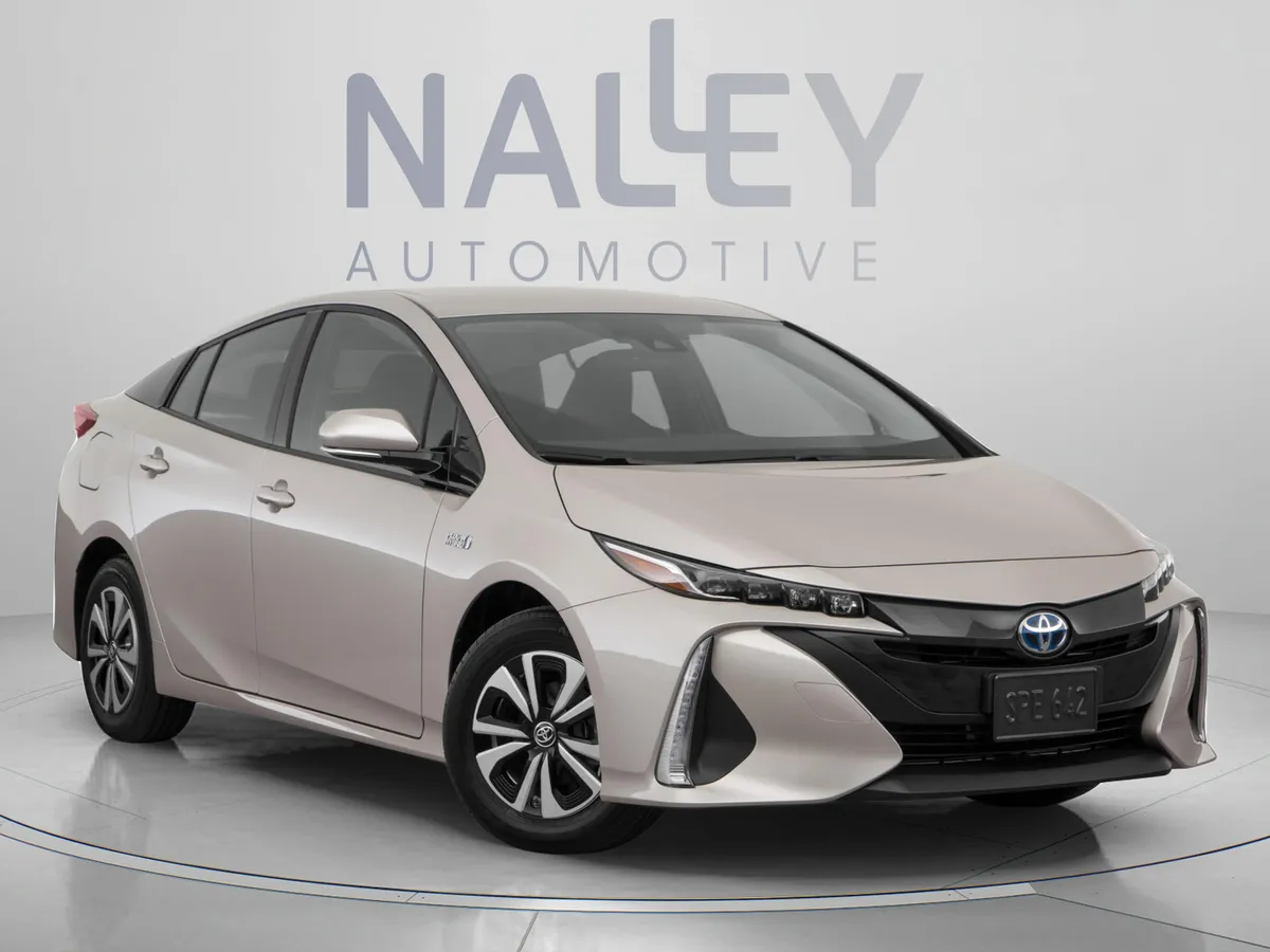 2018 Toyota Prius Prime Plus thumbnail 7