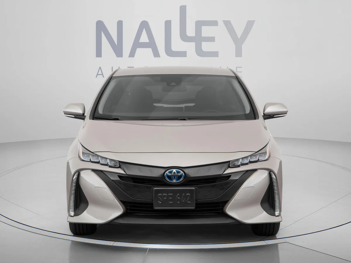 2018 Toyota Prius Prime Plus thumbnail 8