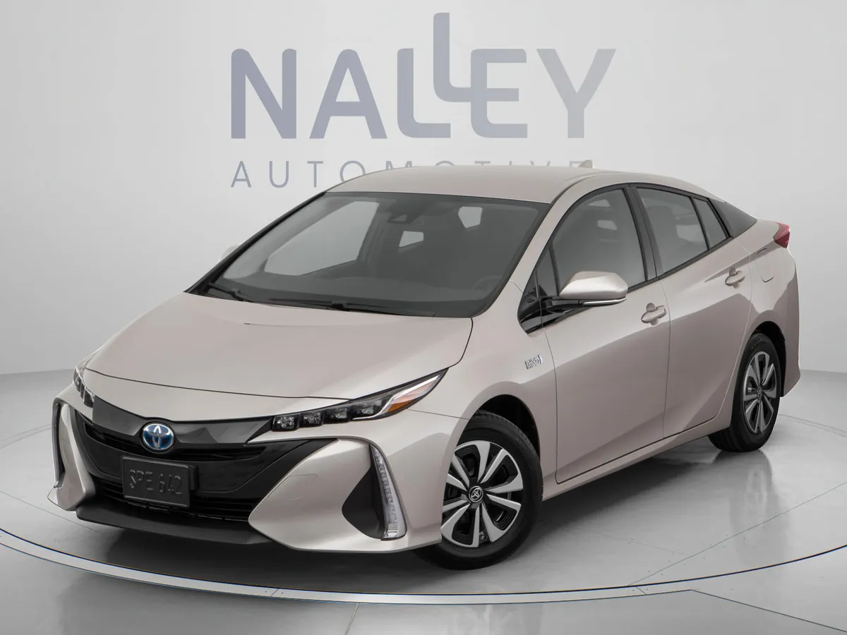 2018 Toyota Prius Prime Plus thumbnail 9